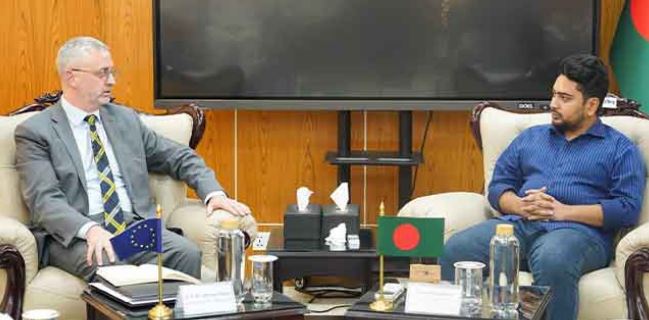  উপদেষ্টা নাহিদের সাথে ইউরোপীয় ইউনিয়ন প্রতিনিধিদলের সাক্ষাৎ