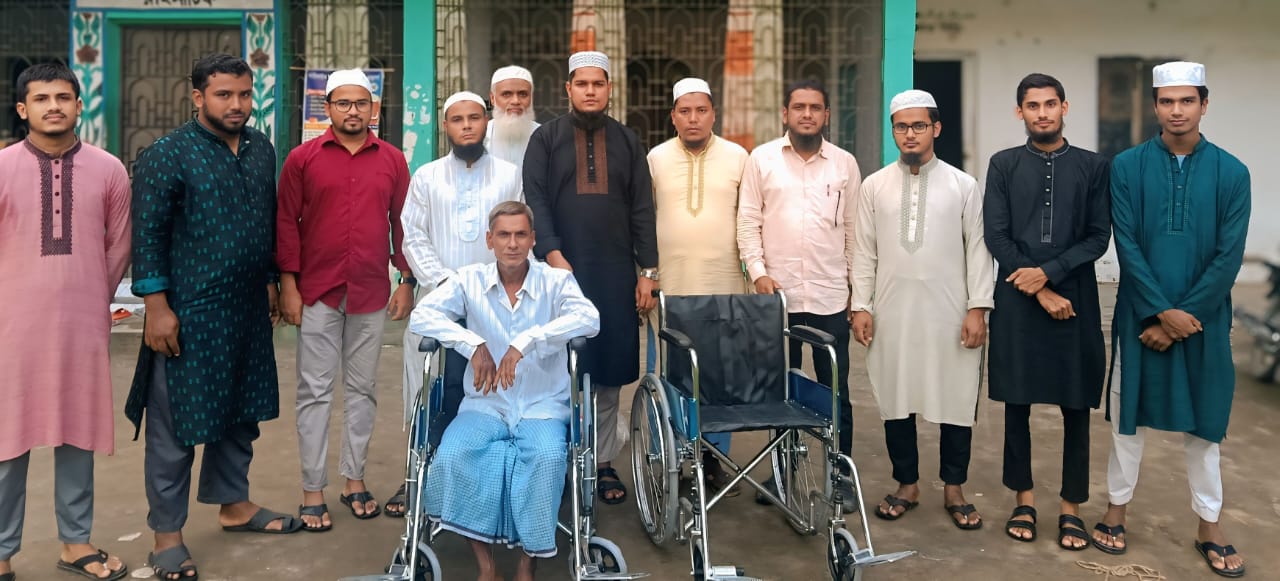 মাইটভাঙ্গায় জামায়াতের উদ্যোগে হুইলচেয়ার বিতরণ