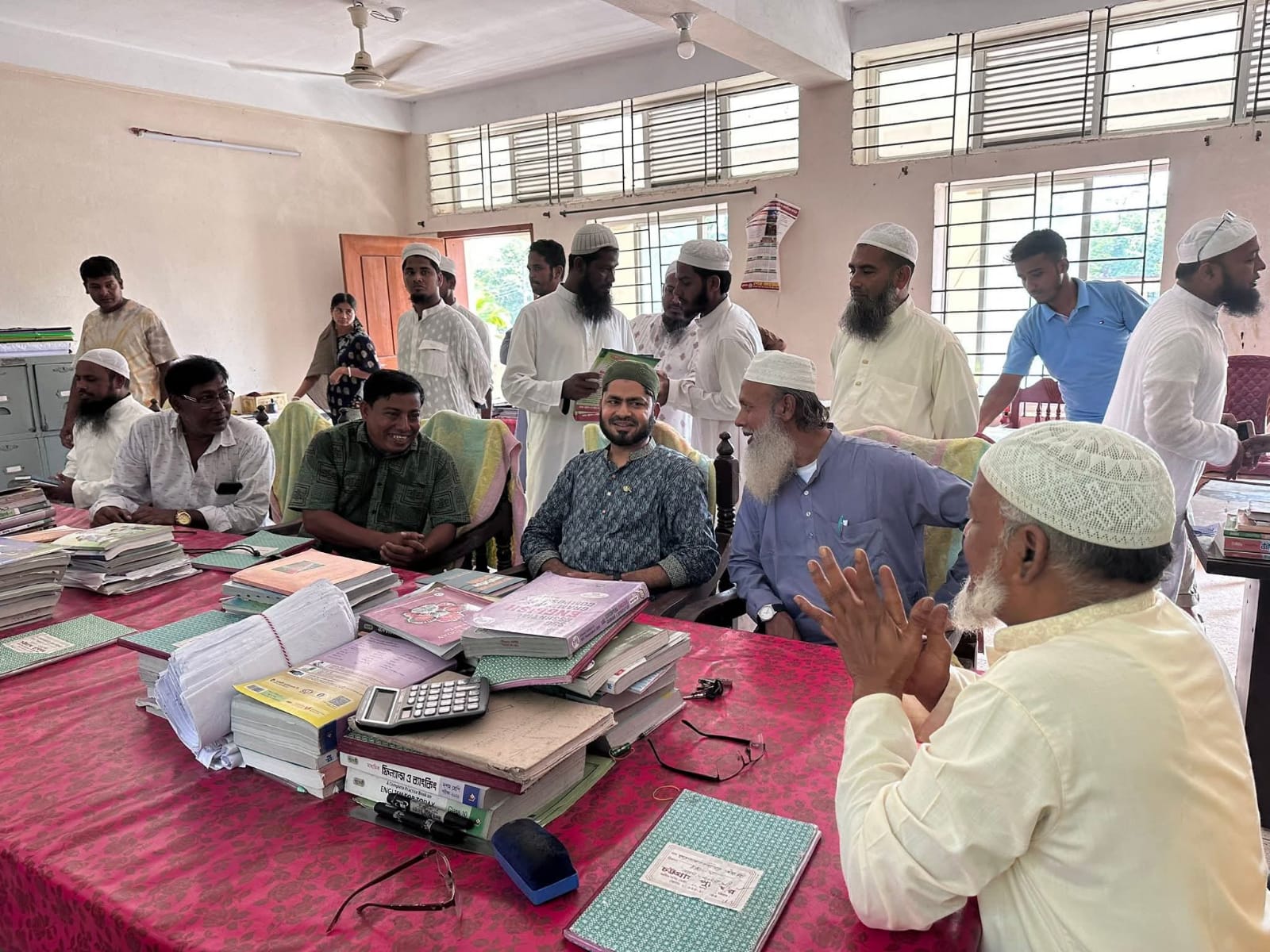 কালাপানিয়ার দুটি শিক্ষা প্রতিষ্ঠান সফর করলেন অধ্যাপক আমজাদ হোসাইন