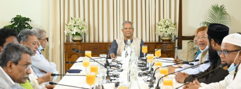 যুদ্ধবিমান বিধ্বস্তের ঘটনায় নিহত বেড়ে ৩১ জনে, রাজনৈতিক দলের সঙ্গে বৈঠকে প্রধান উপদেষ্টা