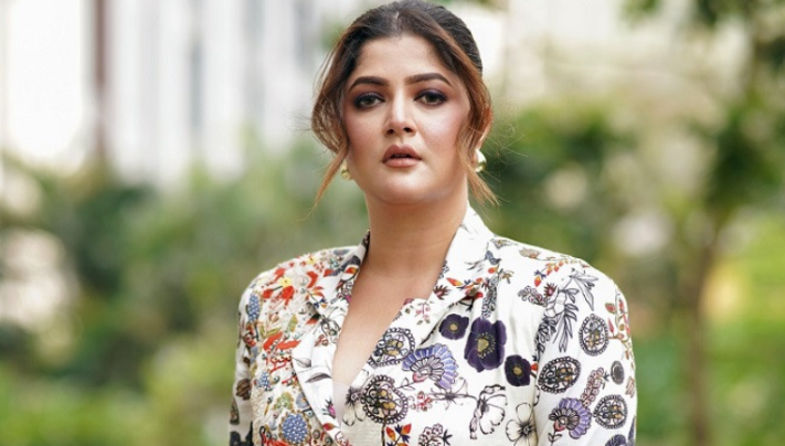 তৃণমূলের প্রচারে গেছি, শিল্পী হিসেবে অনেক চাপ থাকে: শ্রাবন্তী