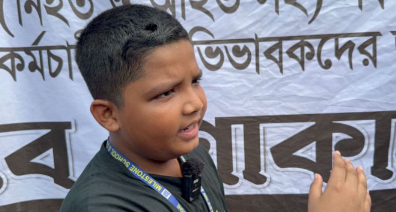 “বই নিতে গিয়েই বেঁচে গেছি” — মাইলস্টোনের ছাত্র আকাফের করুণ অভিজ্ঞতা
