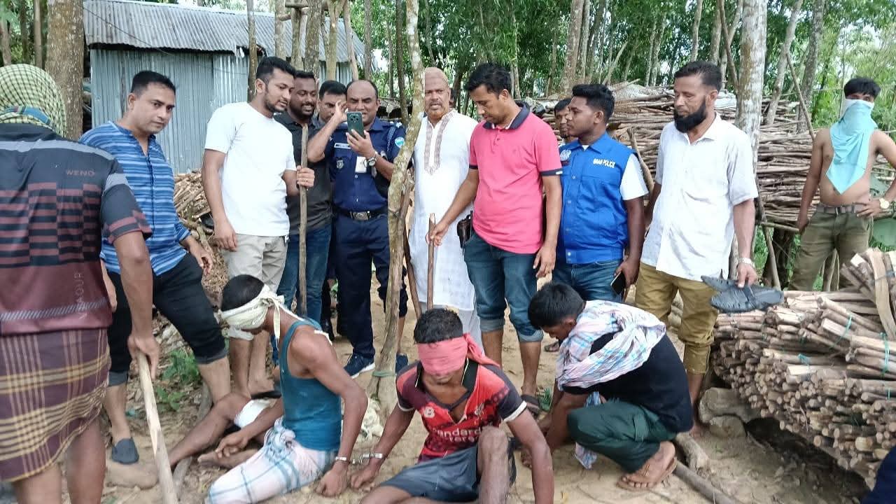 চকরিয়া অস্ত্রসহ আন্তজেলা ডাকাত গ্রেফতার