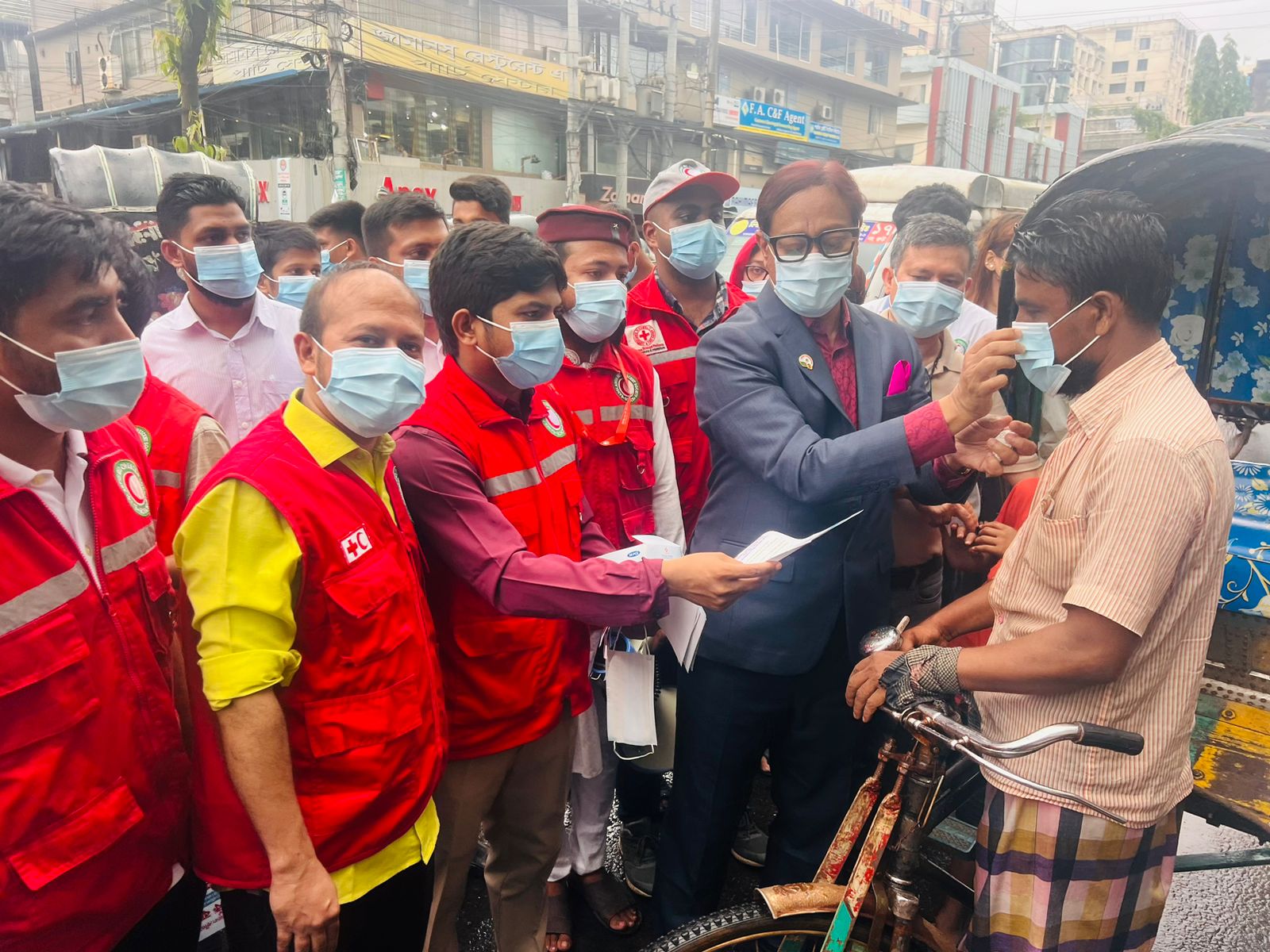 সিটি রেড ক্রিসেন্টের সচেতনতামূলক কার্যক্রম:  করোনা প্রতিরোধে সচেতনতা গড়ে তোলাই সবচেয়ে জরুরি: মেয়র