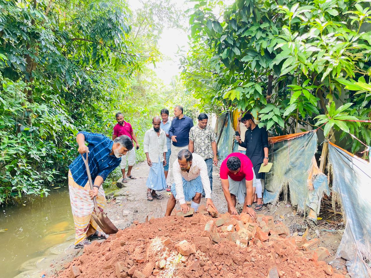   সন্দ্বীপে উন্নয়নের নতুন ছোঁয়া, রফী উদ্দিন ফয়সালের সহায়তায় সংস্কার হলো ভাঙা সড়কগুলো