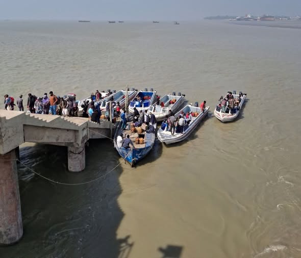 ভাড়া বাড়ানোর অপচেষ্টা মানা হবে না :  আমজাদ হোসেন