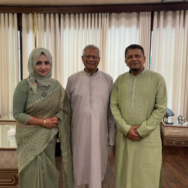 ঈদুল আজহা উপলক্ষে প্রধান উপদেষ্টার সঙ্গে নৌবাহিনী প্রধানের সাক্ষাৎ