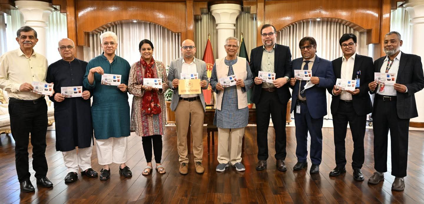 জুলাই গণ-অভ্যুত্থান দিবস স্মরণে স্মারক ডাকটিকিট অবমুক্ত