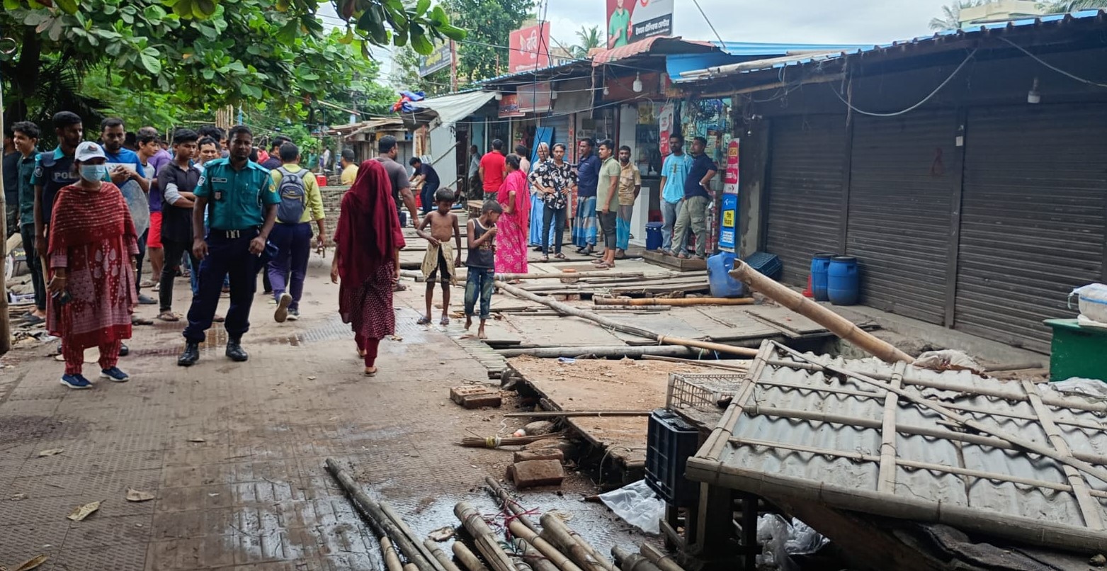 চসিকের অভিযানে ২শ দোকান উচ্ছেদ 
