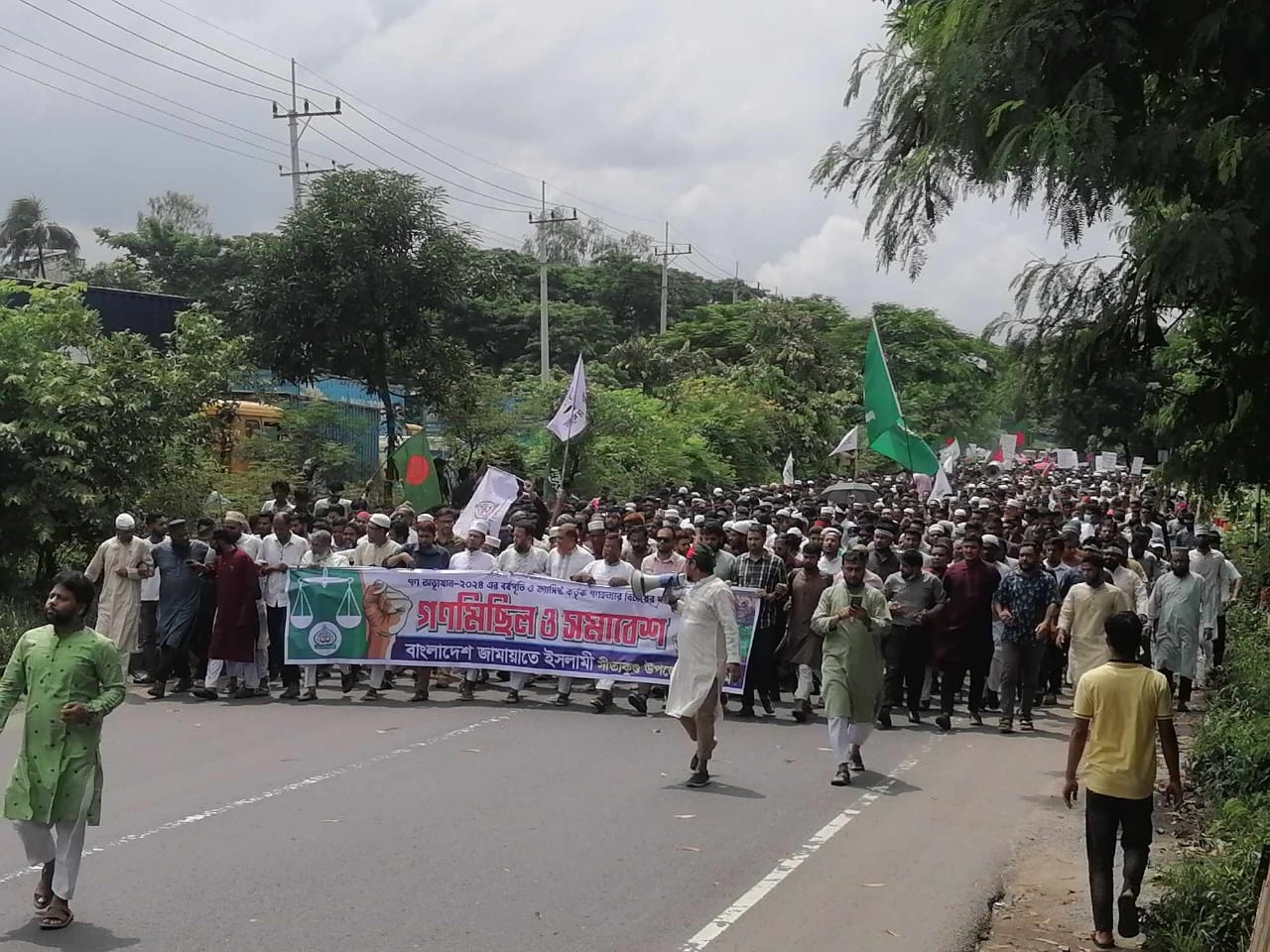 সীতাকুণ্ডে জুলাই বিল্পব স্মরণে   জামায়াতের গণমিছিল ও সমাবেশ