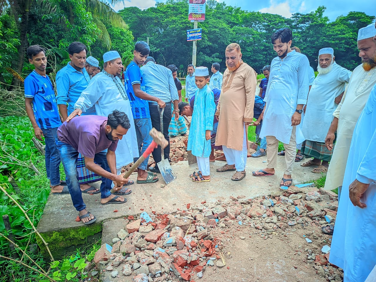 সন্দ্বীপে মোস্তাফিজুর রহমান কলেজ রোড সংস্কার কাজের উদ্বোধন
