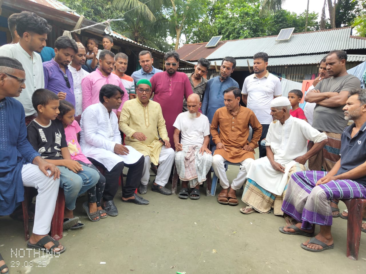সন্দ্বীপে যুবদল নেতা মনিরুদ্দিনের কবর জিয়ারত, ভোটারদের সঙ্গে কুশলবিনিময় তারিকুল আলম তেনজিংয়ের