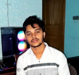বাবার ছুরিকাঘাতে বিশ্ববিদ্যালয় শিক্ষার্থীর মর্মান্তিক মৃত্যু