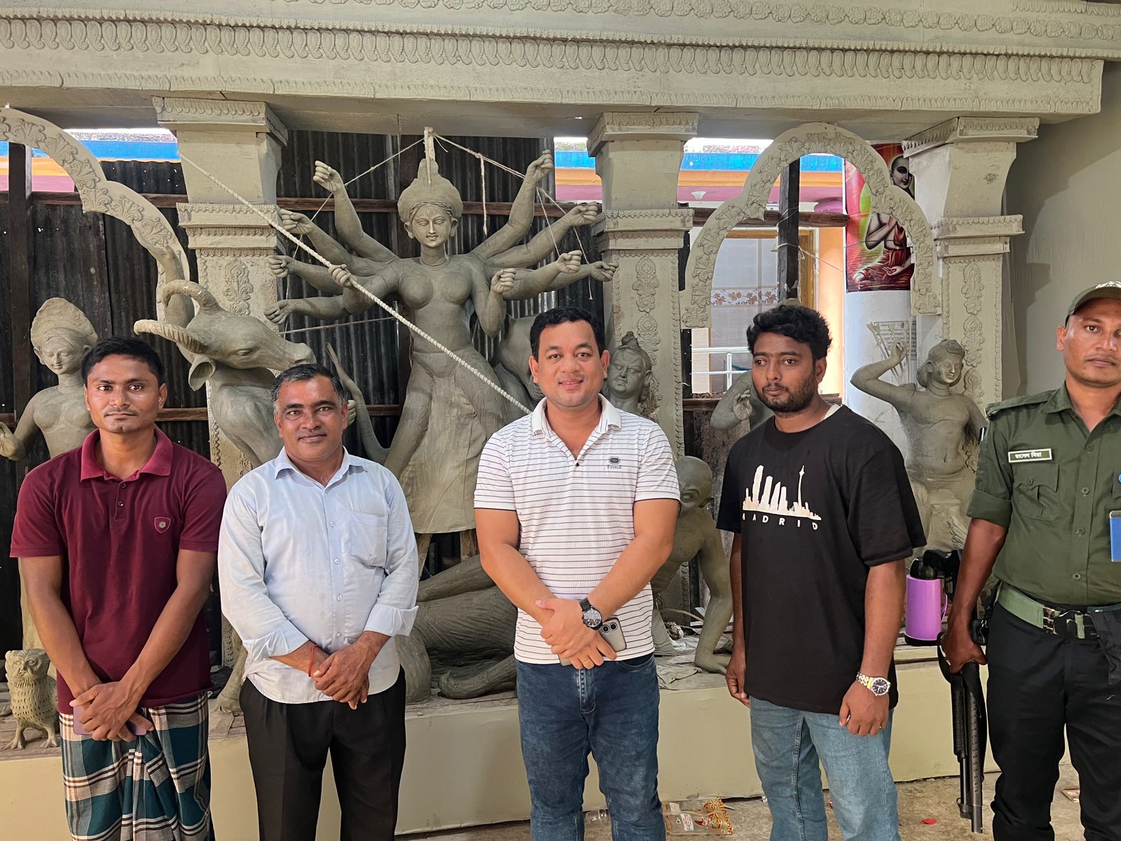 সন্দ্বীপে পূজা মণ্ডপ পরিদর্শনে ইউএনও