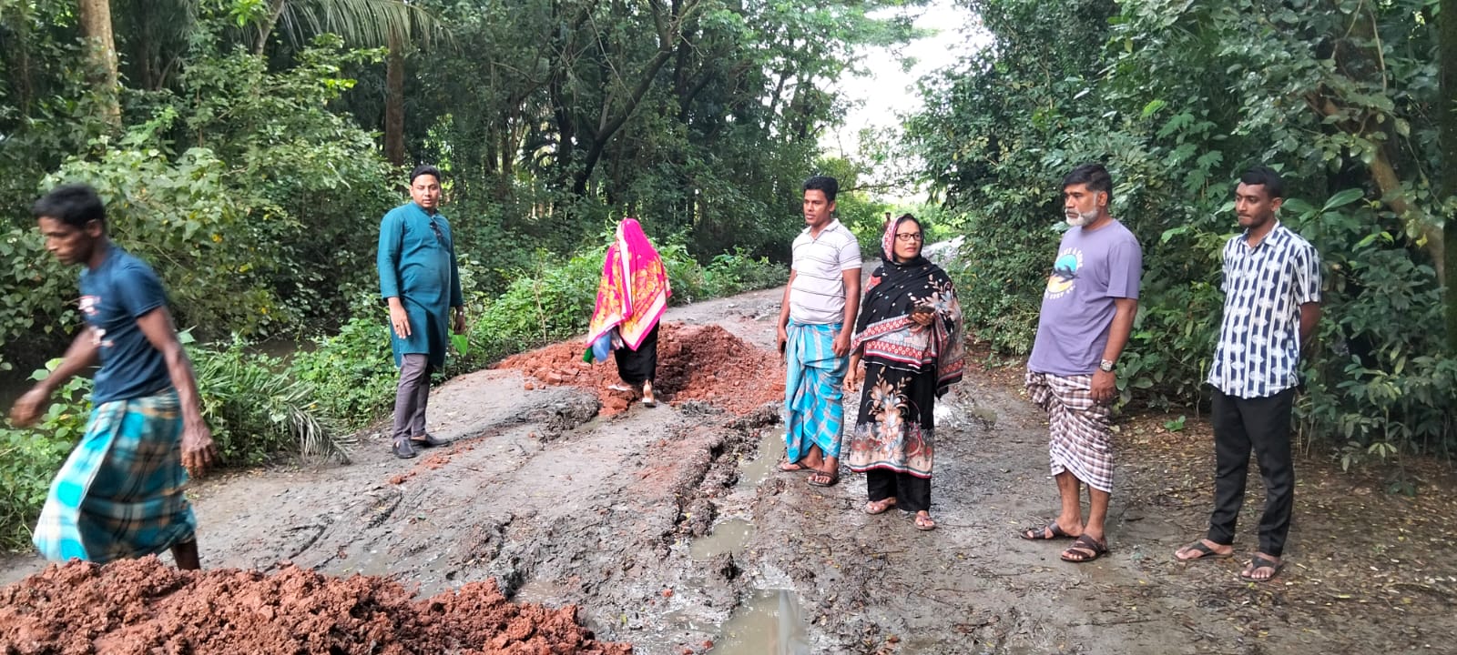 সন্দ্বীপে রফী উদ্দিন ফয়সালের নিজ উদ্যোগে সড়ক সংস্কার