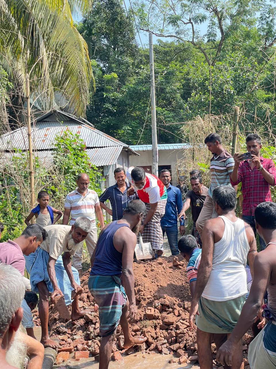 সন্দ্বীপে বিএনপি নেতা রফী উদ্দিন ফয়সালের উদ্যোগে অবহেলিত সড়কের সংস্কার সম্পন্ন