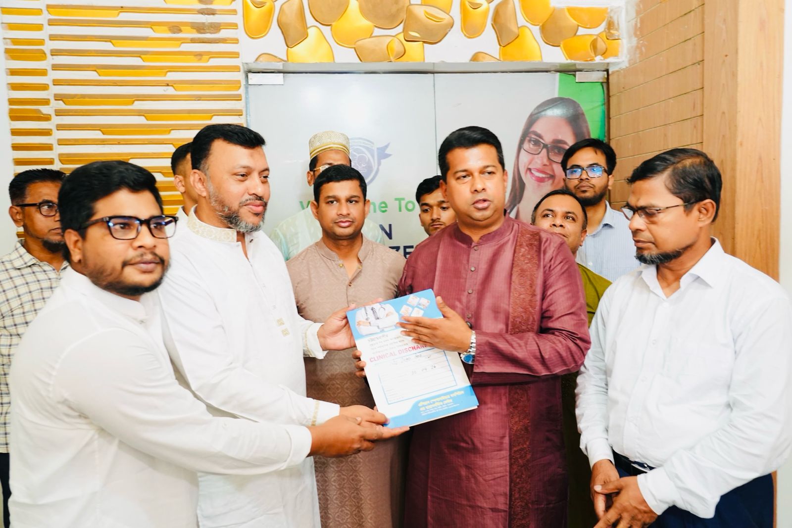 চট্টগ্রামের ডিসি জাহিদের মানবিকতায় জেলে পরিবারে ফিরল হাসি