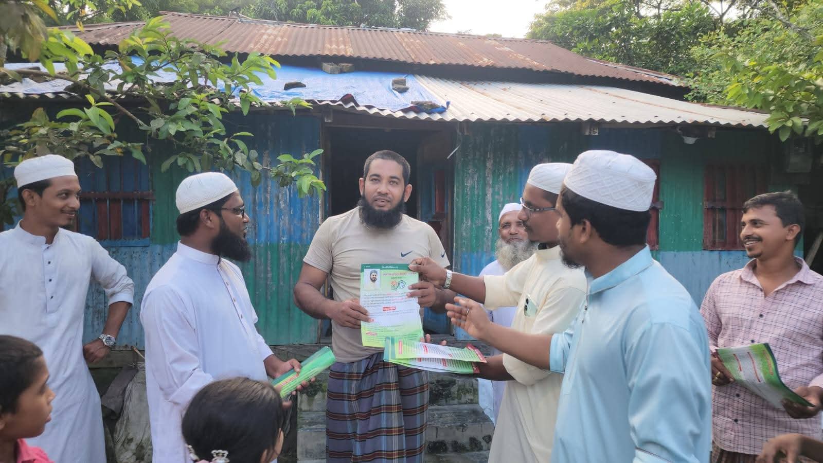 সন্দ্বীপে ইসলামী আন্দোলনের প্রার্থী আমজাদ হোসেনের পক্ষে গণসংযোগ