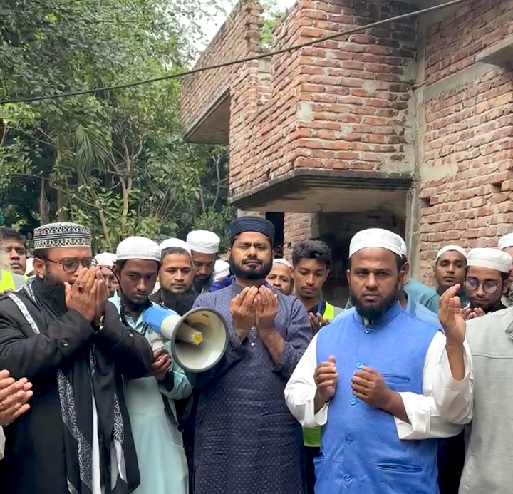 প্রবীণ রাজনীতিবিদ খালেদা জিয়ার সুস্থতা কামনায় সন্দ্বীপে আমজাদ হোসেনের বিশেষ দোয়া মাহফিল