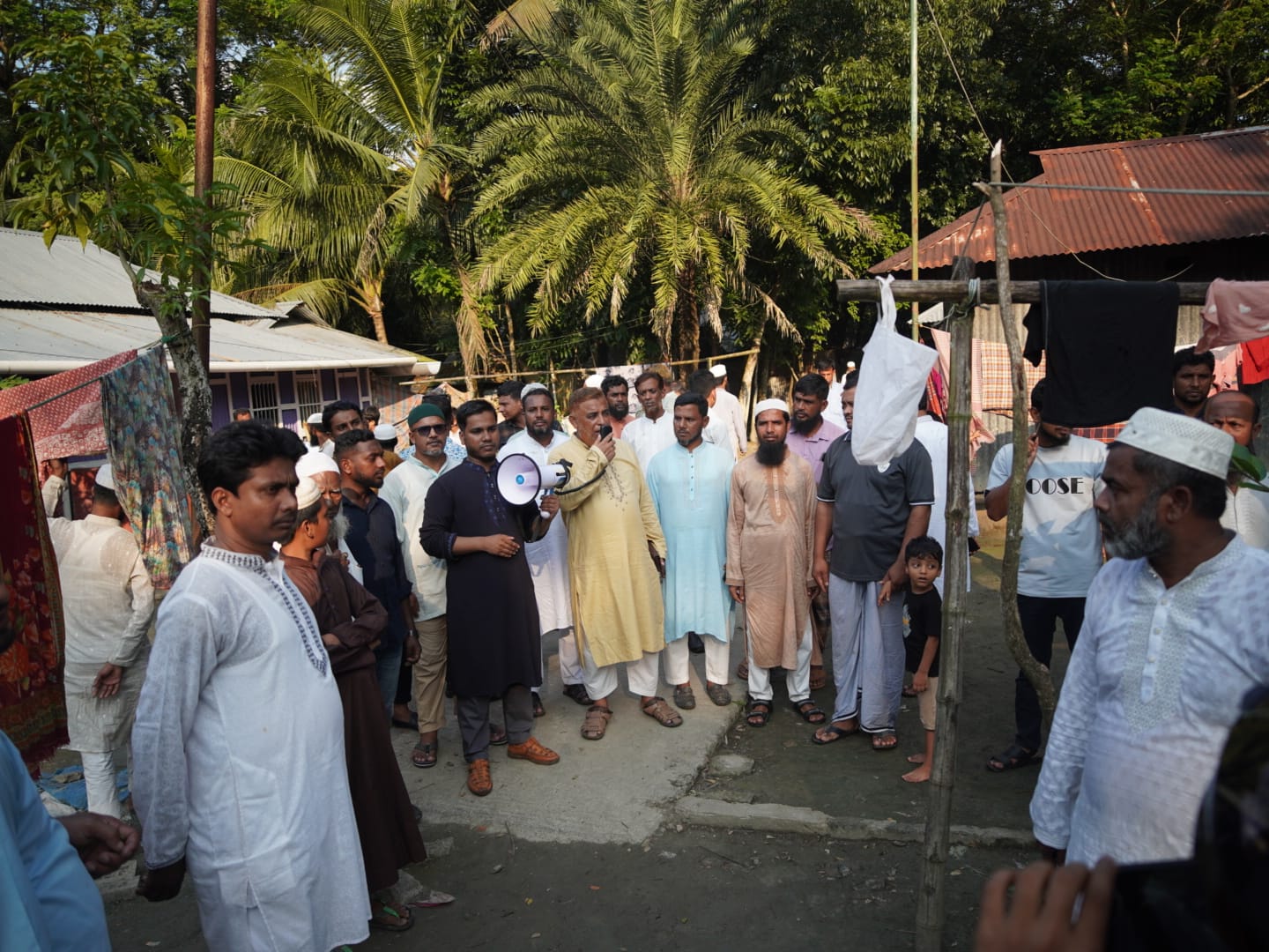 সন্দ্বীপে আলাউদ্দীন সিকদারের  বাড়ি বাড়ি জনসংযোগ