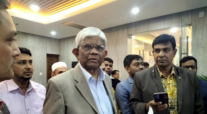কোথাও যাবো না, পাসপোর্ট দিয়ে দিয়েছি: অর্থ উপদেষ্টা
