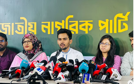 নিজের, মা–বাবা ও স্ত্রীর ব্যাংক হিসাবের তথ্য প্রকাশ করলেন আসিফ মাহমুদ, মোট জমা সাড়ে ১৫ লাখ টাকা