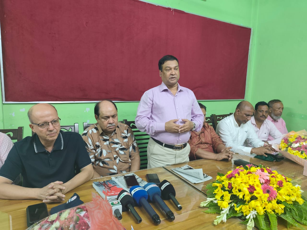 জাতীয় প্রেসক্লাব'র নেতৃবৃন্দের সাথে কক্সবাজার প্রেসক্লাব নেতৃবৃন্দের সৌজন্য সাক্ষাৎ 