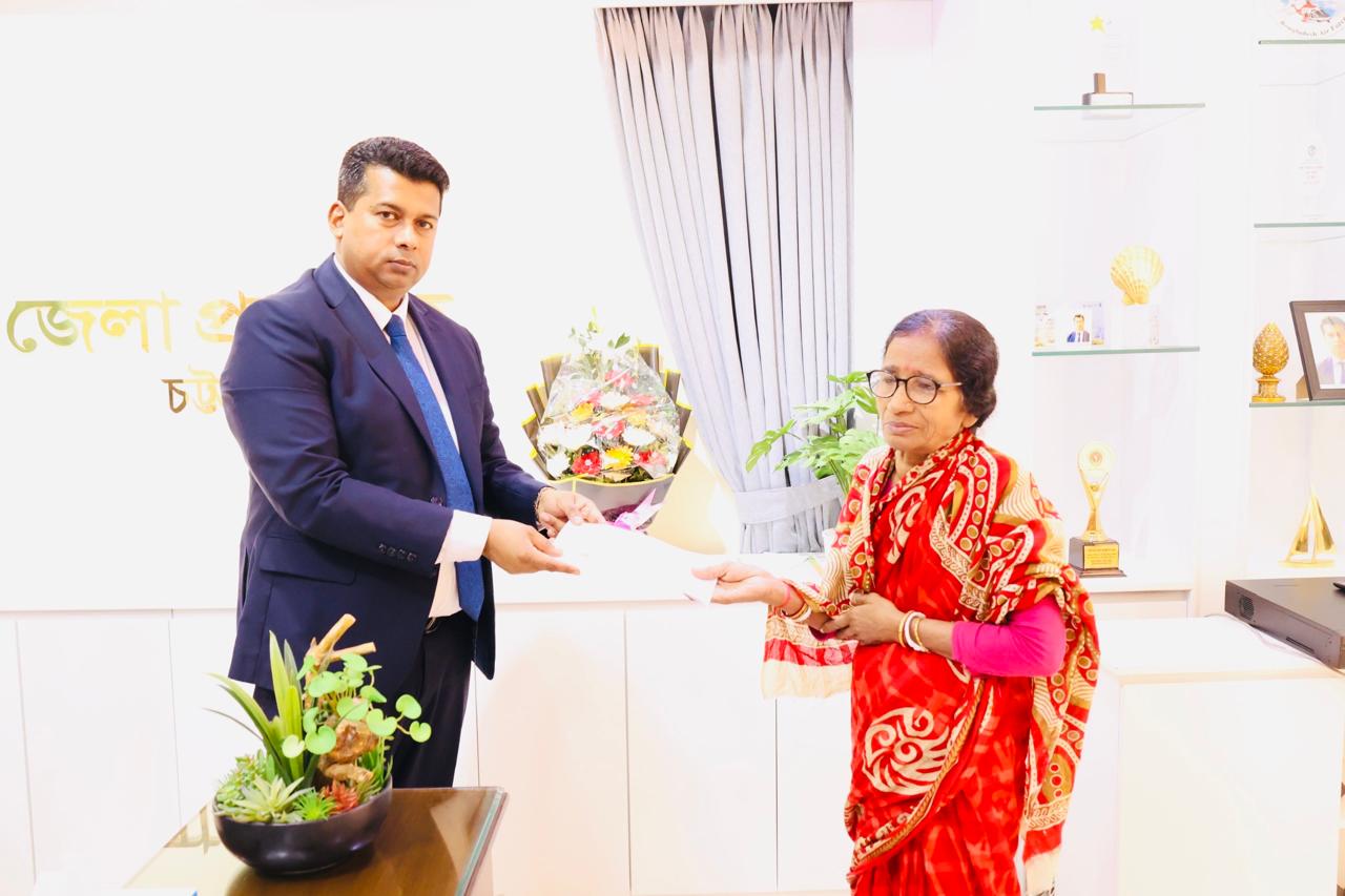 জেলা প্রশাসকের গণশুনানি: ৩৫ নাগরিকের অভিযোগ শুনে তাৎক্ষণিক নির্দেশনা  